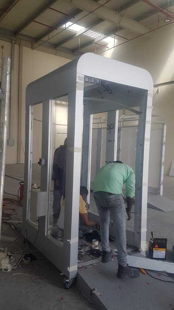 وجد كبينه لتعقيم المسجد الشركات الكبينه تعمل بجهاز اليزر لسستم الشركات بصمت عين ?بصمت يد لتعقيم الك
