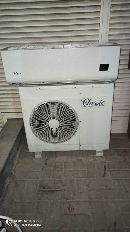 للبيع مكيف اسبلت كلاسيك طن ونص