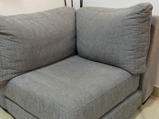 كنبة رمادية