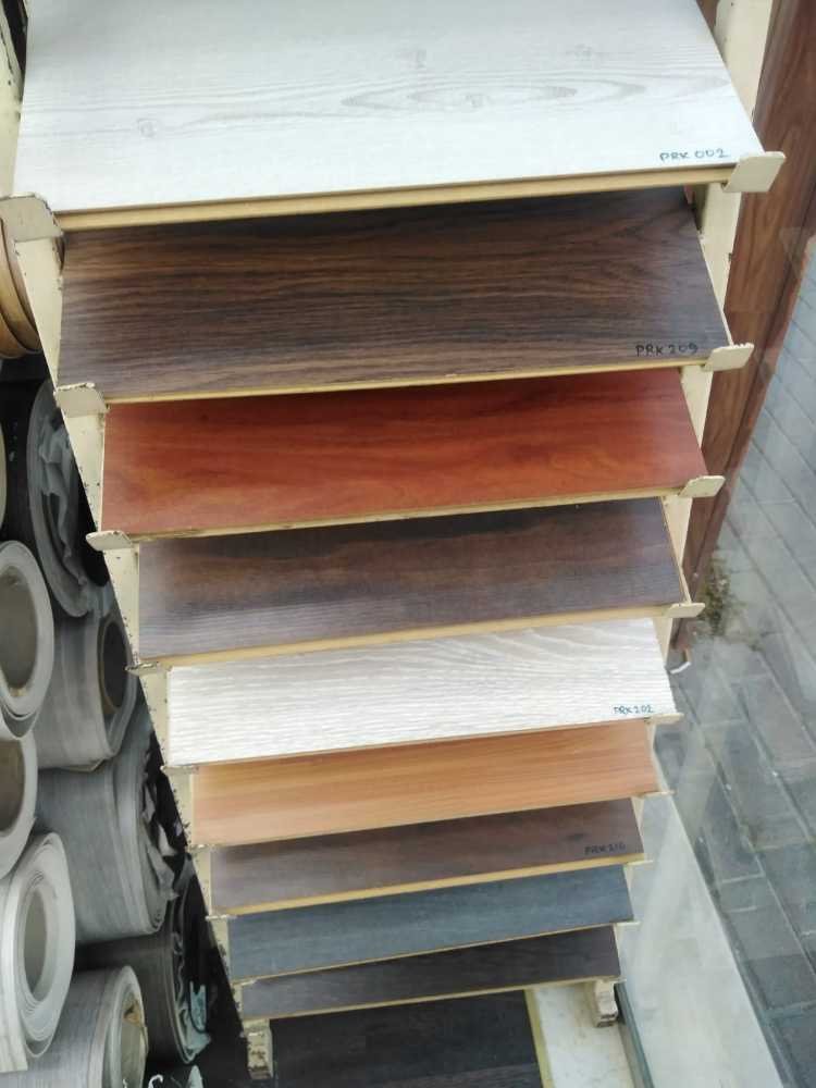 متخصص في تركيب الباركي كل الاشكال والديزايناتتفصيل وتنجيد مفروشات تفصيل وتركيب ستائر بيع سجاد وموكيت