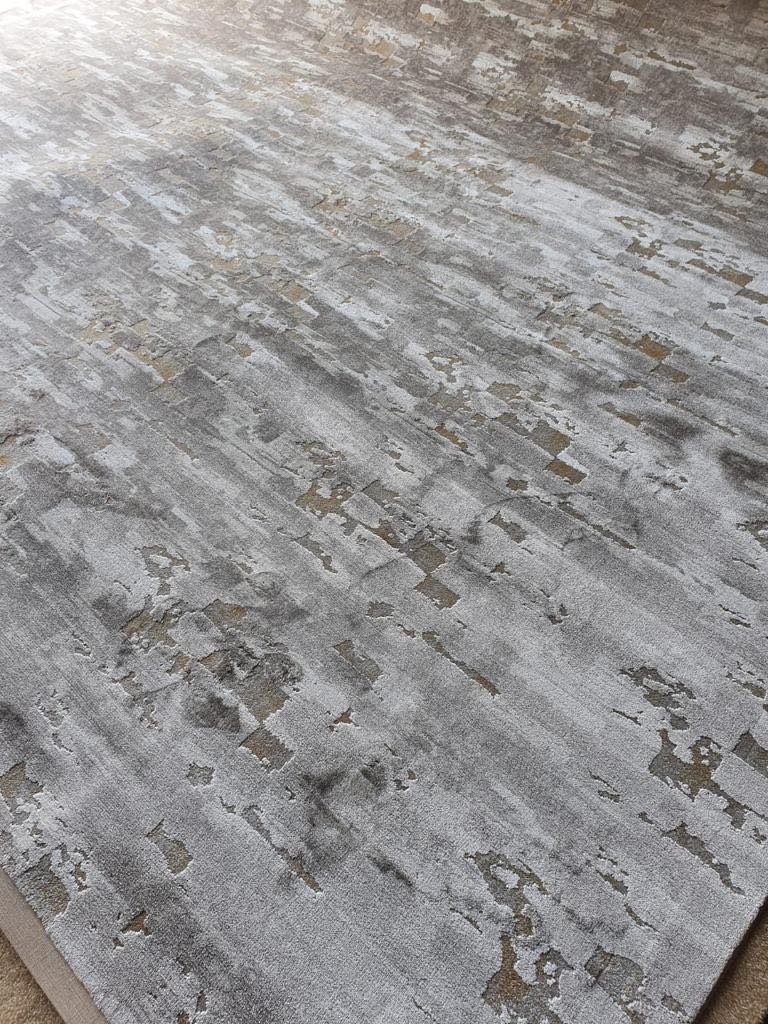 بيع وتركيب جميع انوع السجاد والمفروشات