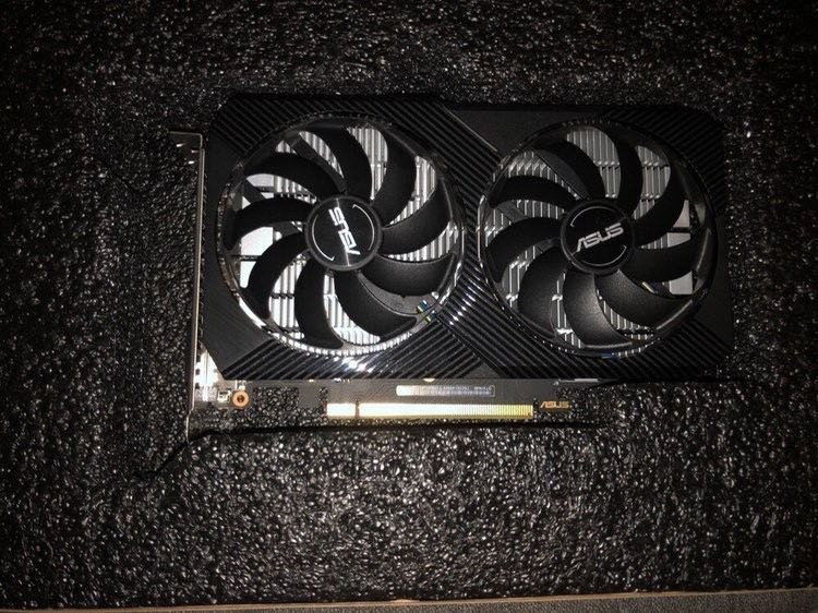 للبيع كرت شاشه Asus GTX 1650 4GB ب 1300 ريال